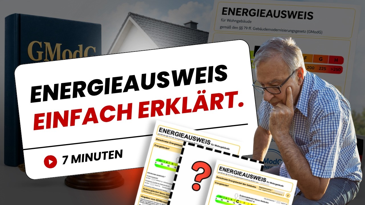 Vorschaubild des Videos „Energieausweis einfach erklärt“: ein älterer Mann betrachtet nachdenklich Muster-Energieausweise, daneben ein Gesetzbuch zum GModG.